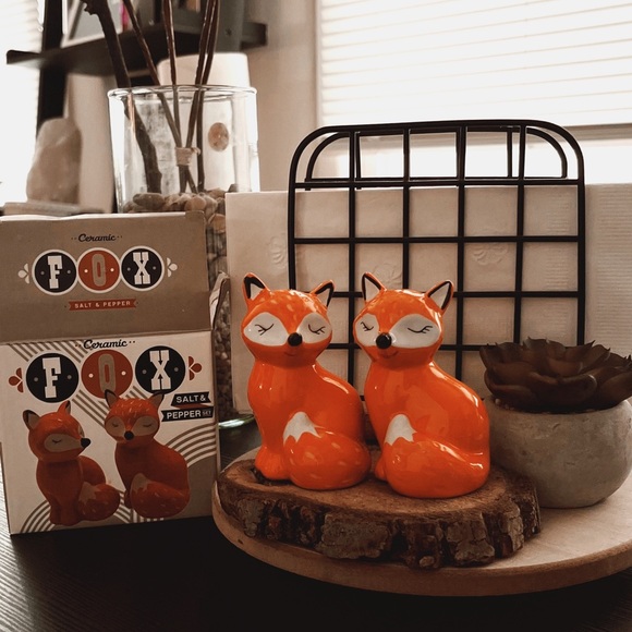 Fox Salt and Pepper Shaker Set - Picture 2 of 5